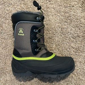Size 3 snow boots